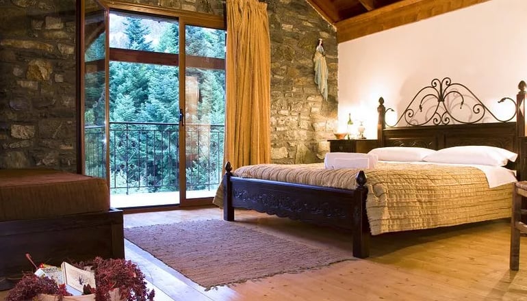 Τα Πέτρινα - Ορεινή Ναυπακτία