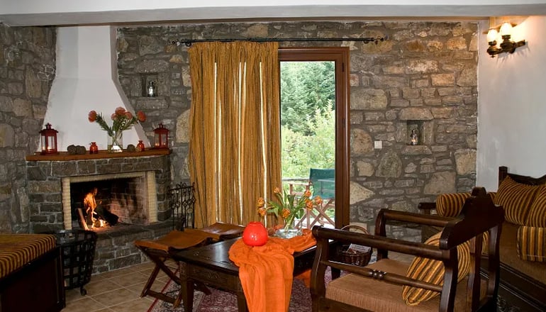 Τα Πέτρινα - Ορεινή Ναυπακτία