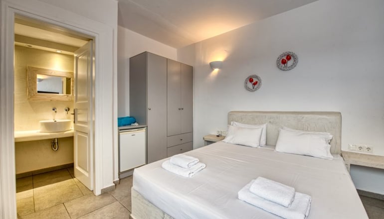 The Last Sunbeam - Φηρά, Σαντορίνη