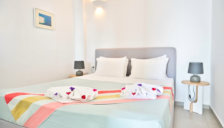 The Last Sunbeam - Φηρά, Σαντορίνη