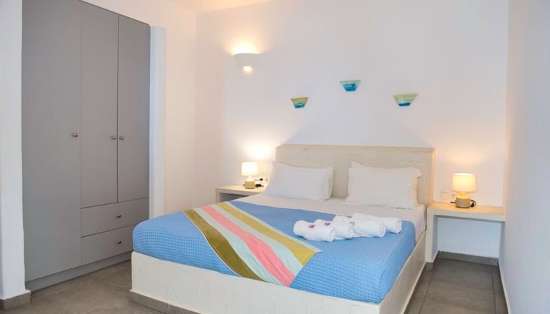 The Last Sunbeam - Φηρά, Σαντορίνη