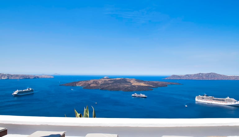 The Last Sunbeam - Φηρά, Σαντορίνη