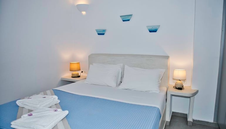 The Last Sunbeam - Φηρά, Σαντορίνη