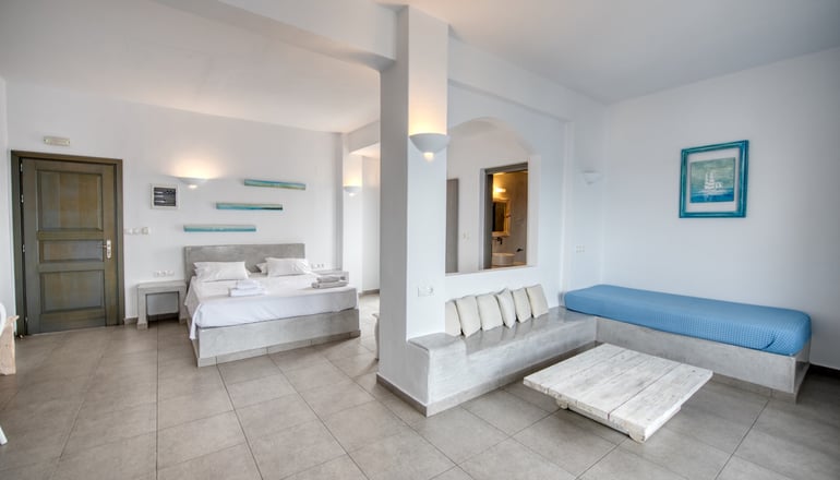 The Last Sunbeam - Φηρά, Σαντορίνη