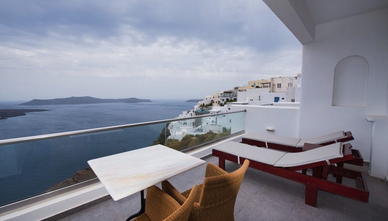 The Last Sunbeam - Φηρά, Σαντορίνη