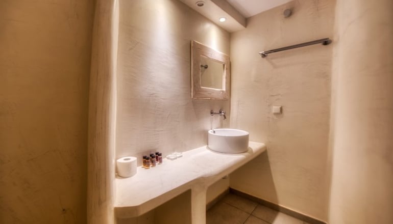 The Last Sunbeam - Φηρά, Σαντορίνη