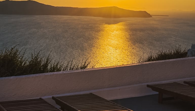 The Last Sunbeam - Φηρά, Σαντορίνη