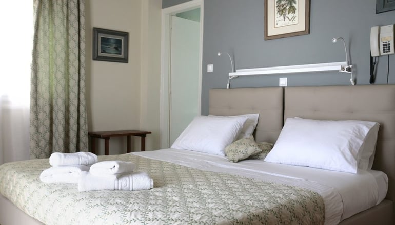 Theoxenia Hotel - Λουτράκι