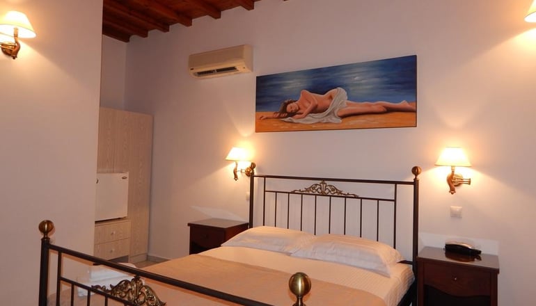 Tinos Suites & Apartments