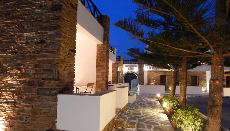 Tinos Suites & Apartments
