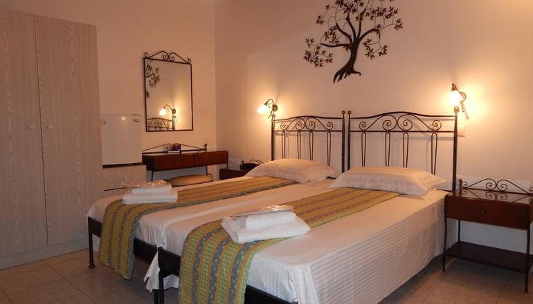 Tinos Suites & Apartments