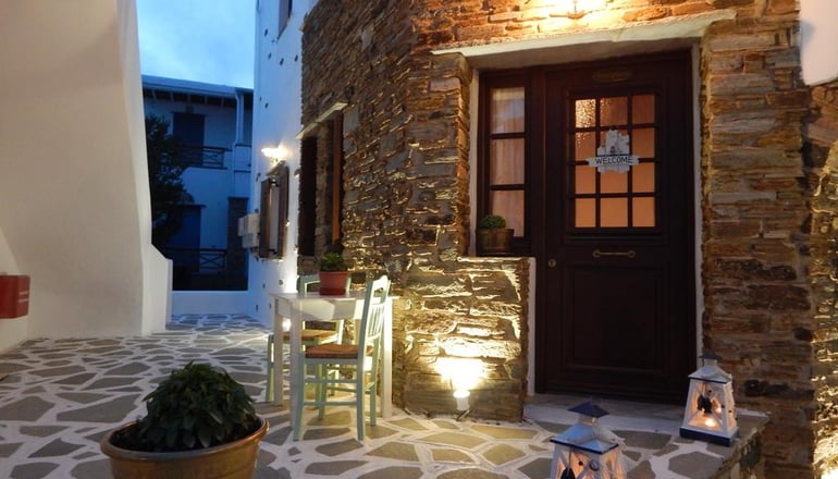 Tinos Suites & Apartments
