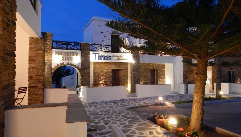 Tinos Suites & Apartments