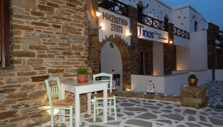 Tinos Suites & Apartments