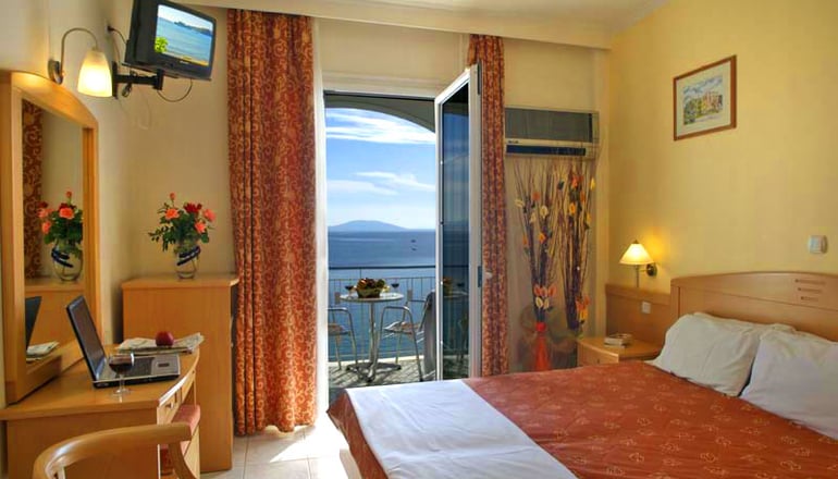 Tolo Hotel - Τολό