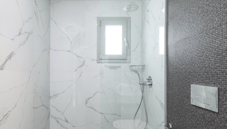 V Luxury Suites
