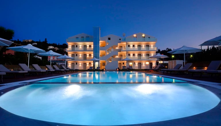 V Luxury Suites
