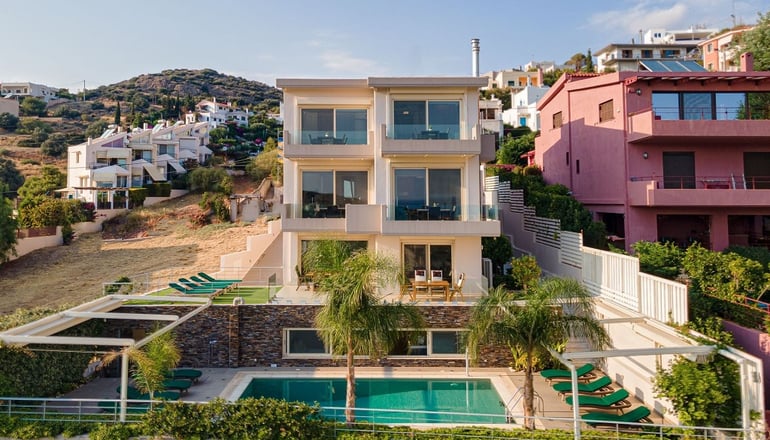 Villa Nelmar by Bill & John Villas