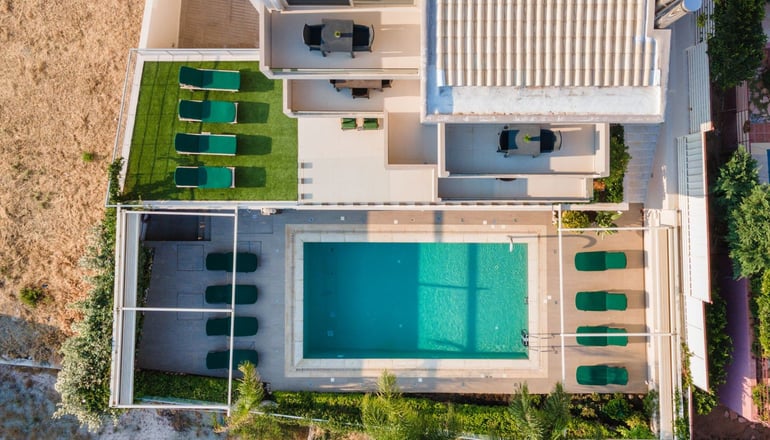 Villa Nelmar by Bill & John Villas