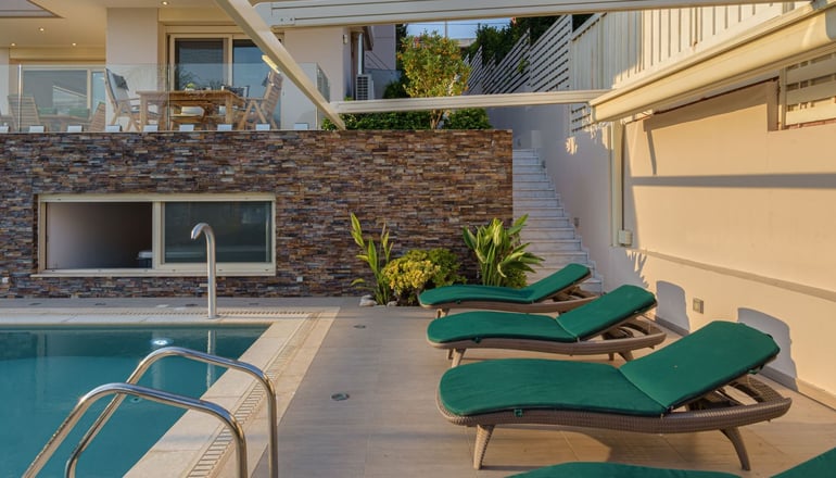 Villa Nelmar by Bill & John Villas