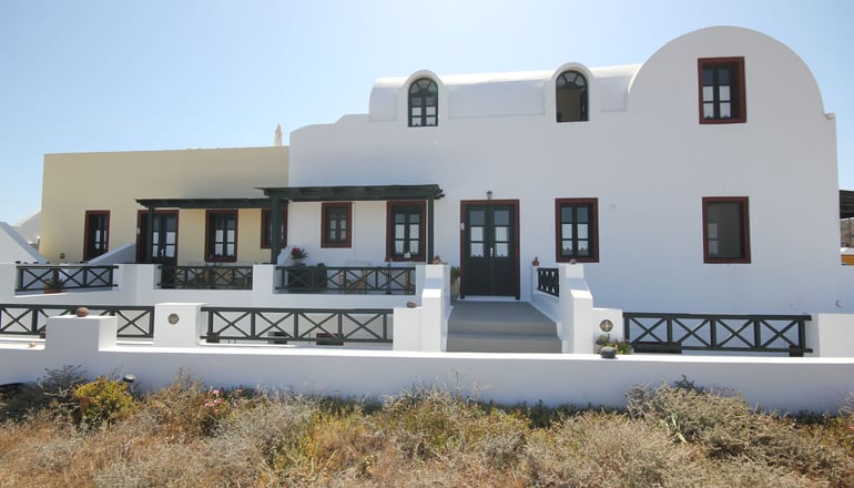 Vrachia Studios Santorini