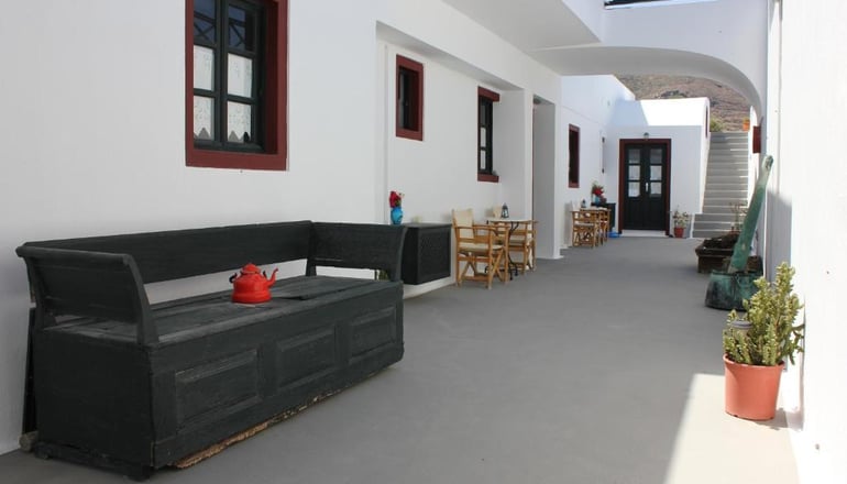 Vrachia Studios Santorini