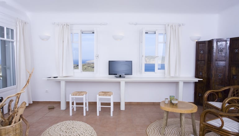Yakinthos Residence
