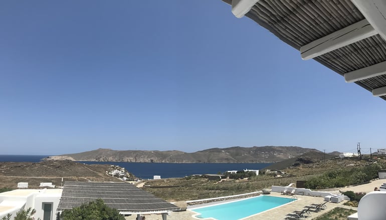 Yakinthos Residence