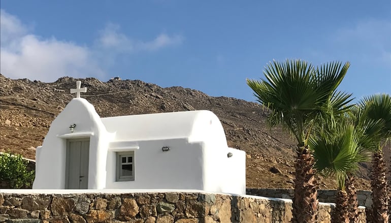 Yakinthos Residence