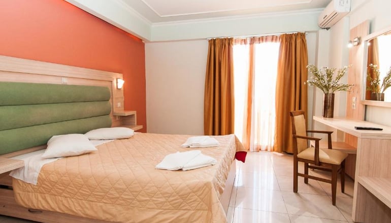 Zante Plaza Hotel & Apartments
