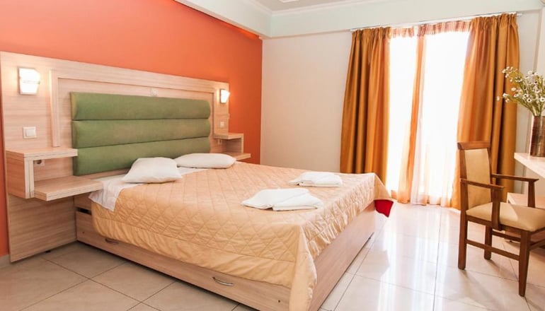 Zante Plaza Hotel & Apartments