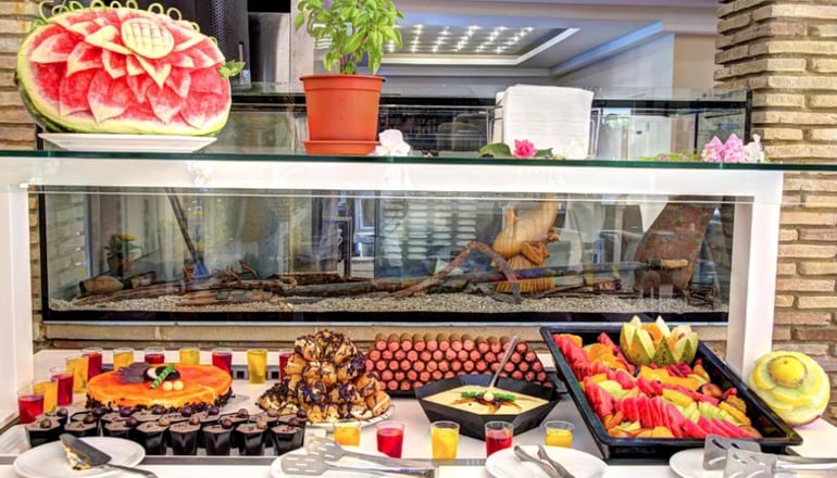 Zante Plaza Hotel & Apartments