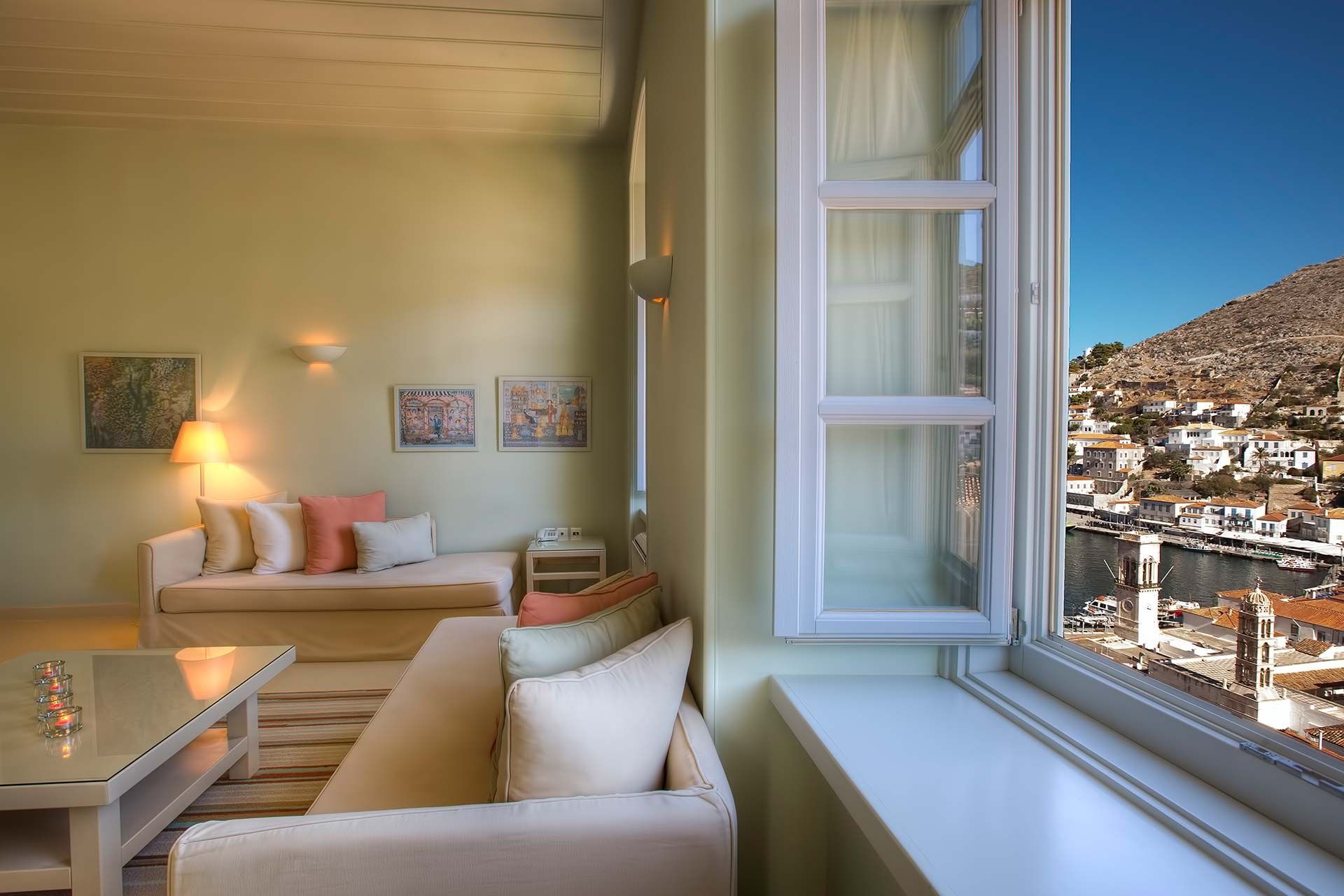 4* Hydra Hotel - Ύδρα ✦ 3 Ημέρες (2 Διανυκτερεύσεις) ✦ 2 άτομα ✦ Πρωινό ✦ έως 30/09/2022 ✦ Καταπληκτική Τοποθεσία!