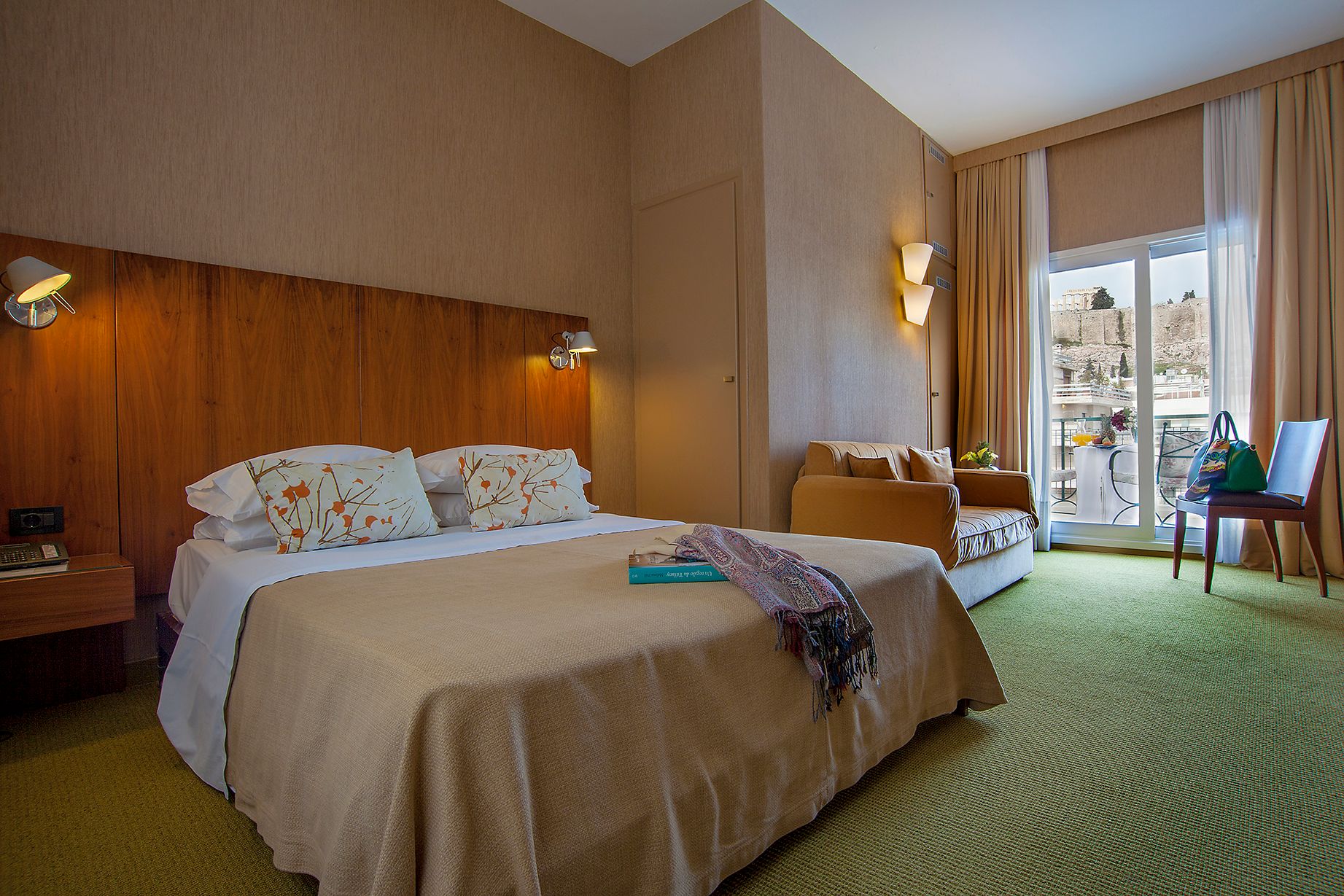 Philippos Hotel - Αθήνα ✦ 2 Ημέρες (1 Διανυκτέρευση) ✦ 2 άτομα ✦ Πρωινό ✦ έως 31/08/2022 ✦ Στην Ακρόπολη!