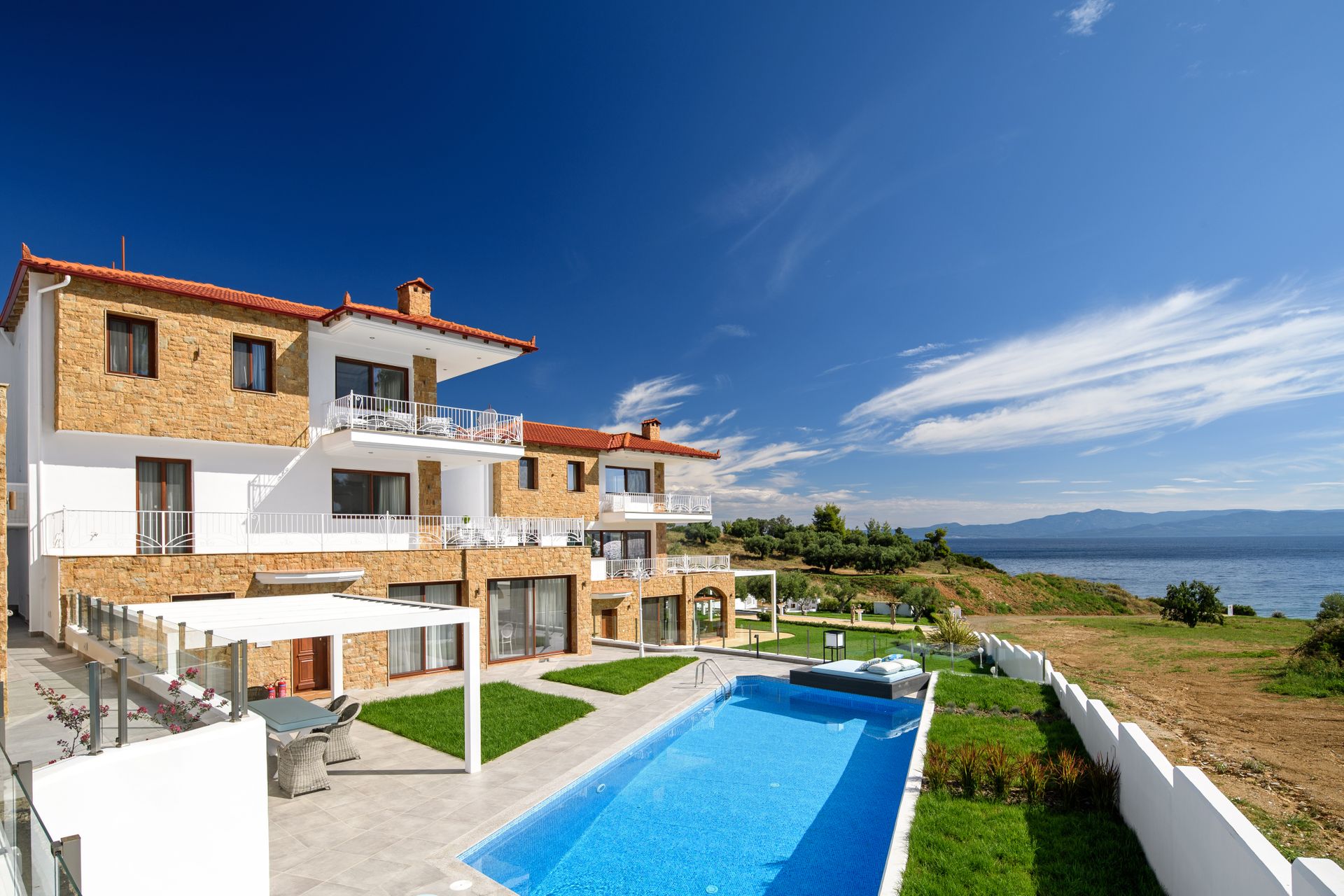 Villa D’Oro Luxury Villas & Suites – Κασσάνδρα, Χαλκιδική Χαλκιδική για 2 ημέρες / 1 νύχτα με πρωινό για έως 4 άτομα