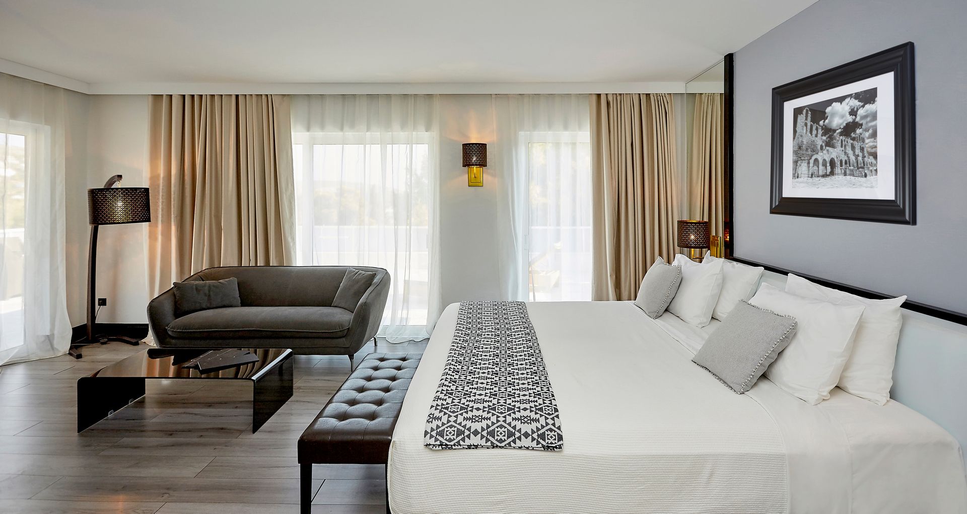 4* Athenian Riviera Hotel & Suites - Βουλιαγμένη ✦ 2 Ημέρες (1 Διανυκτέρευση) ✦ 2 άτομα ✦ 2 ✦ έως 30/09/2022 ✦ Κοντά σε Παραλία!