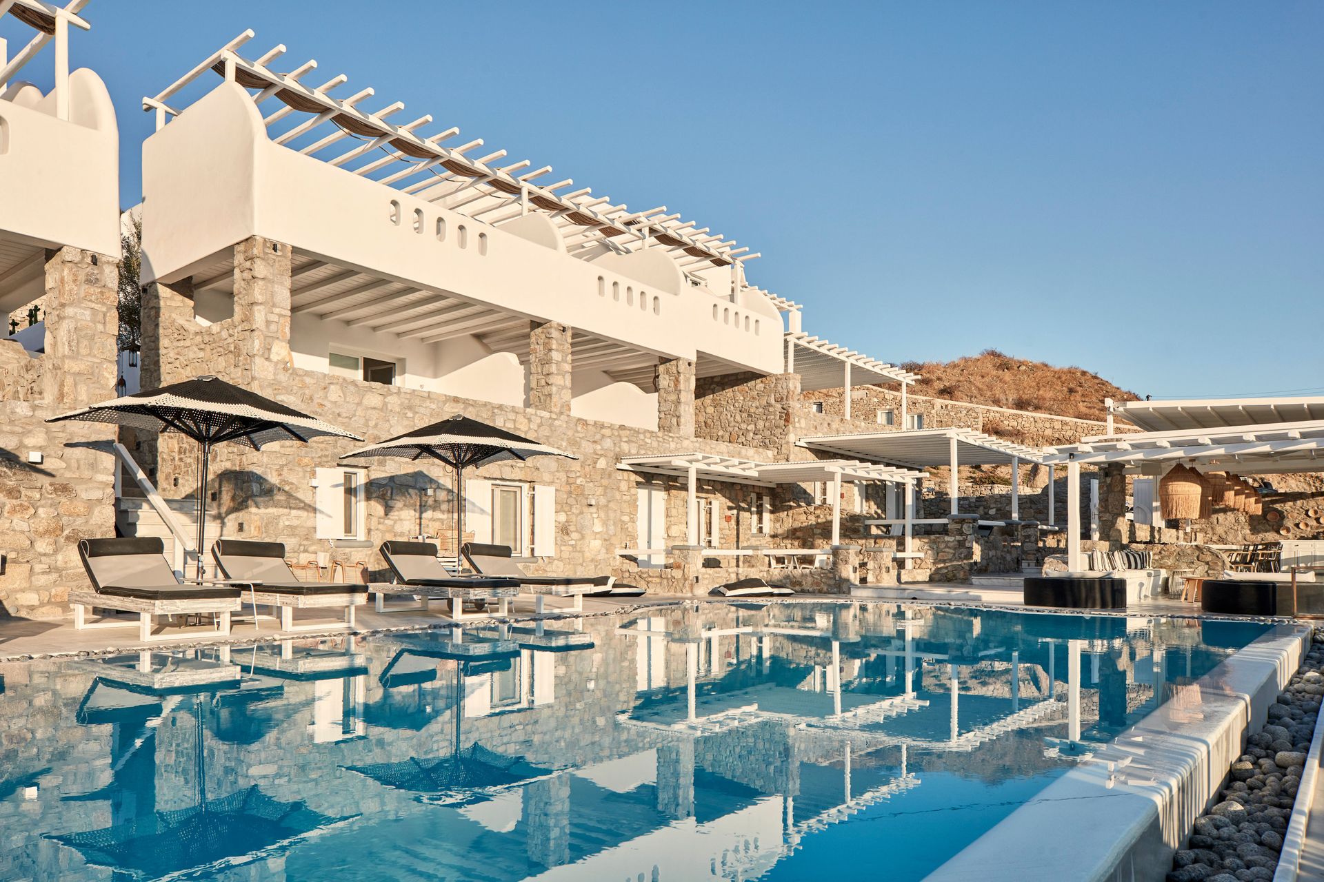 Mykonos No5 - Ορνός, Μύκονος ✦ 2 Ημέρες (1 Διανυκτέρευση) ✦ 2 άτομα ✦ 2 ✦ 01/04/2022 έως 30/09/2022 ✦ Early Check In &amp; Late Check Out κατόπιν διαθεσιμότητας!