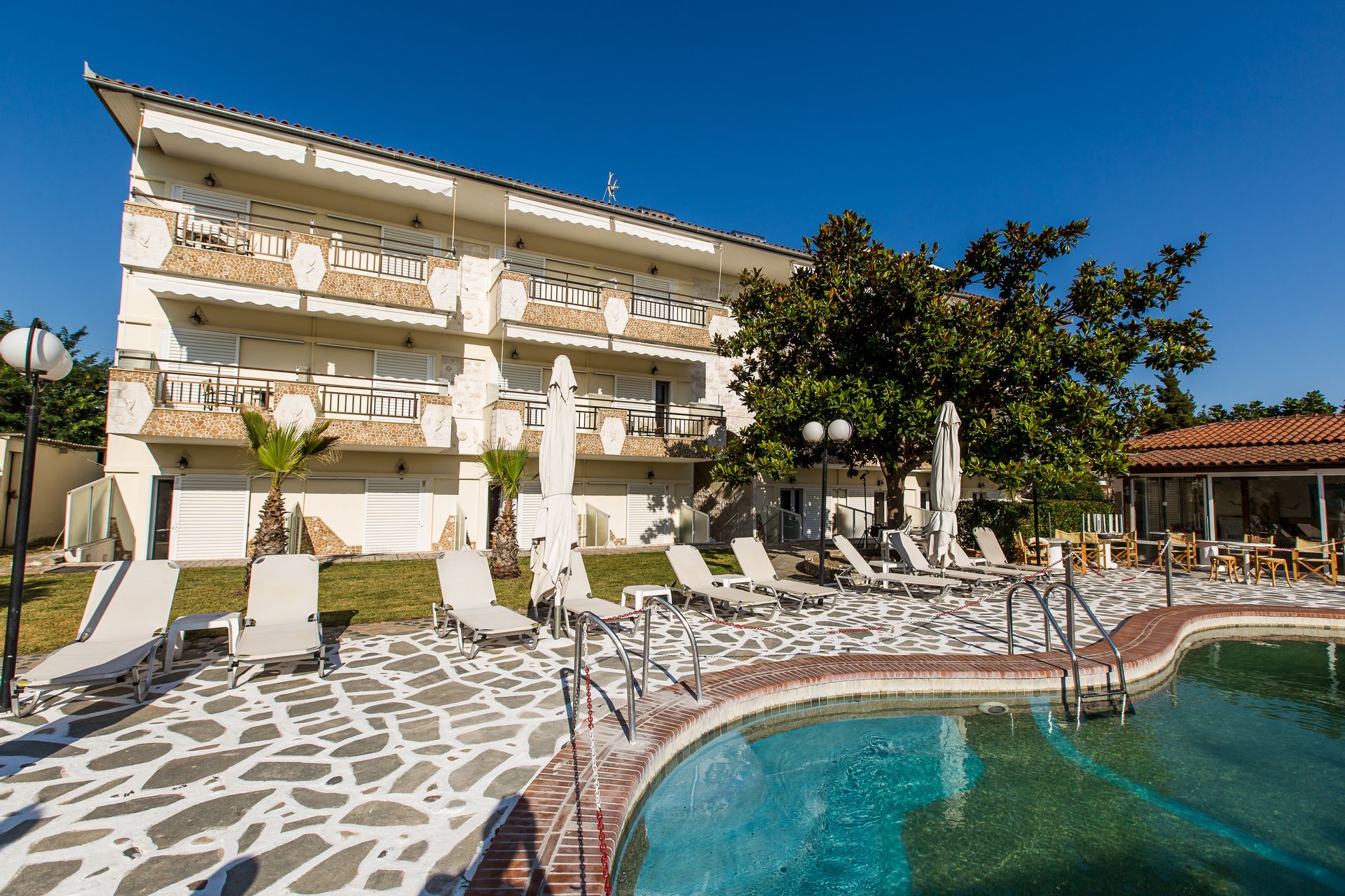 Greek Pride Themelis Hotel - Παραλία Φούρκας, Χαλκιδική ✦ 3 Ημέρες (2 Διανυκτερεύσεις) ✦ 2 άτομα ✦ 1 ✦ 01/09/2022 έως 31/10/2022 ✦ Κοντά σε Παραλία!