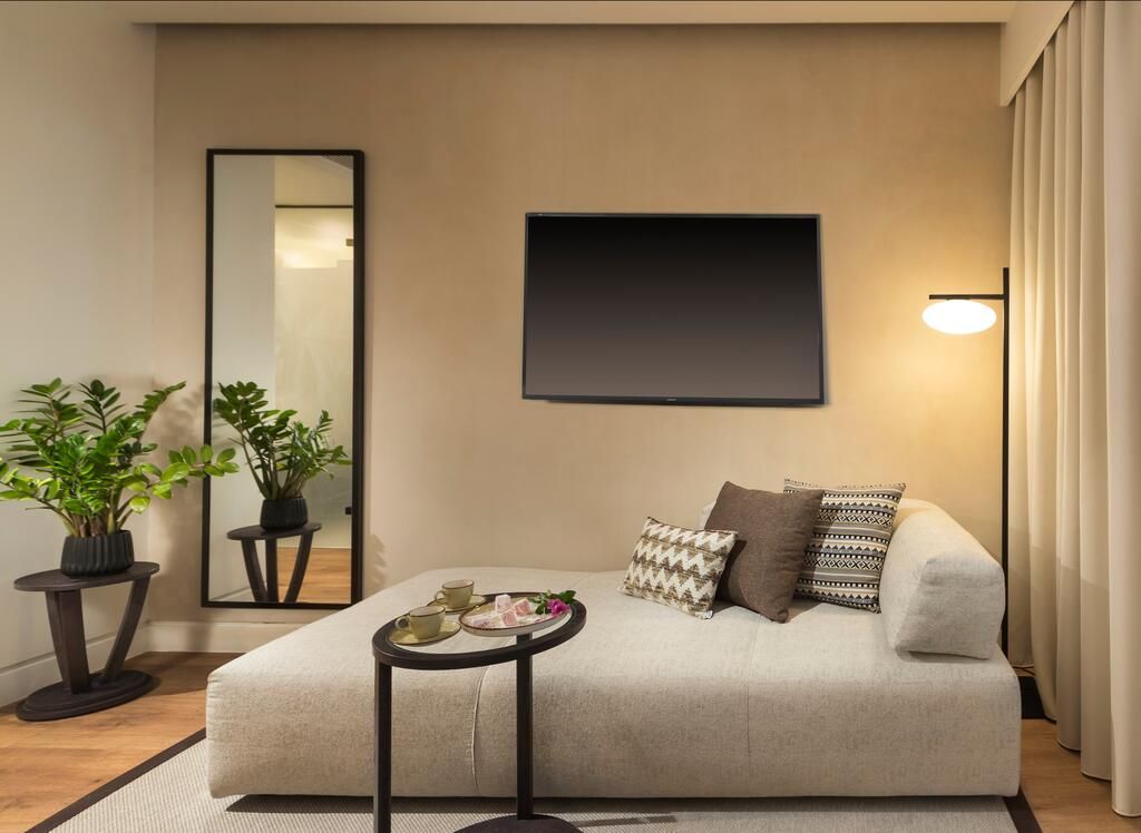Athens Christokopidou Residence - Αθήνα ✦ 2 Ημέρες (1 Διανυκτέρευση) ✦ 2 άτομα ✦ Πρωινό ✦ έως 30/04/2022 ✦ Δωρεάν 1 ώρα καθημερινή πρόσβαση στην εσωτερική θερμαινόμενη πισίνα και στο Rooftop Jacuzzi!