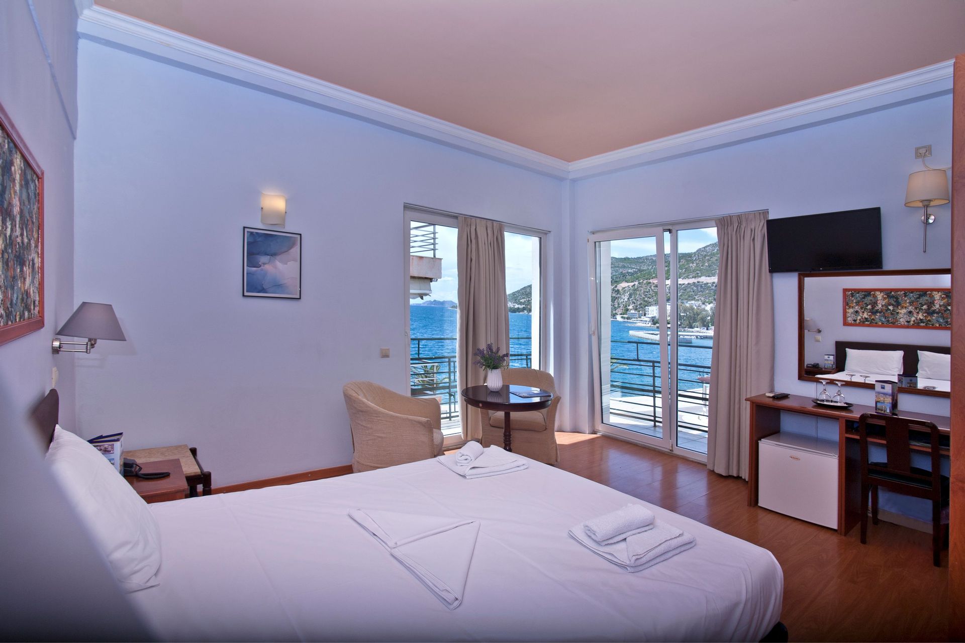 Grand Hotel Loutraki – Λουτράκι 2Μέρες/1Νύχτα για 2Άτομα+Παιδί Δωρεάν