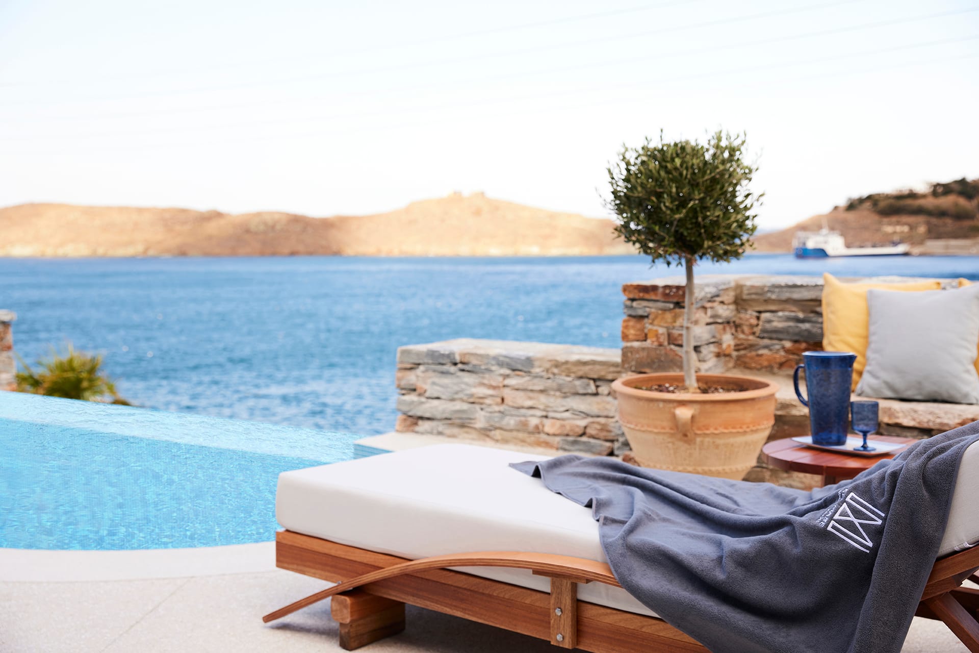 Kea Mare Luxury Villas - Βουρκάρι, Κέα ✦ 3 Ημέρες (2 Διανυκτερεύσεις) ✦ 2 άτομα ✦ 1 ✦ 15/04/2022 έως 30/10/2022 ✦ 2 λεπτά από την παραλία!