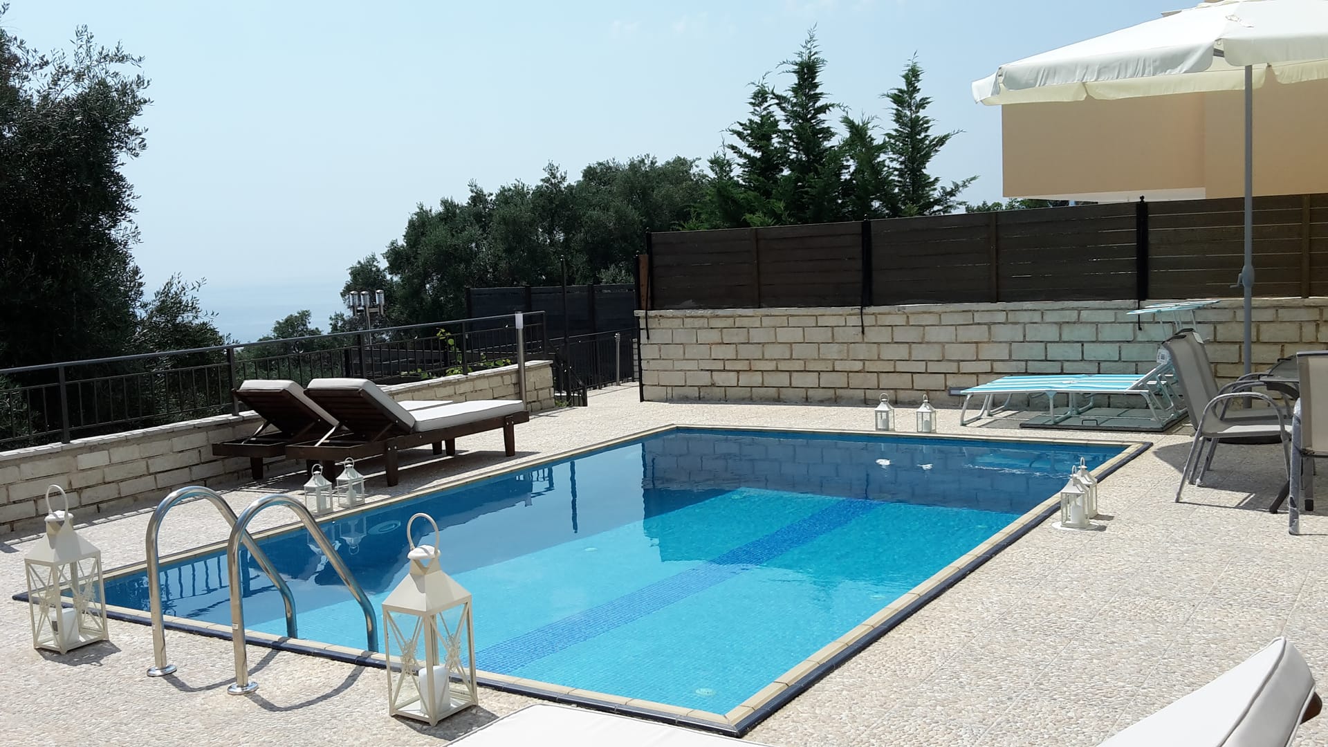 Achillion Luxury Villa - Πέραμα, Κέρκυρα ✦ 4 Ημέρες (3 Διανυκτερεύσεις) ✦ Έως 8 άτομα ✦ 1 ✦ έως 30/09/2023 ✦ Υπέροχη Τοποθεσία!