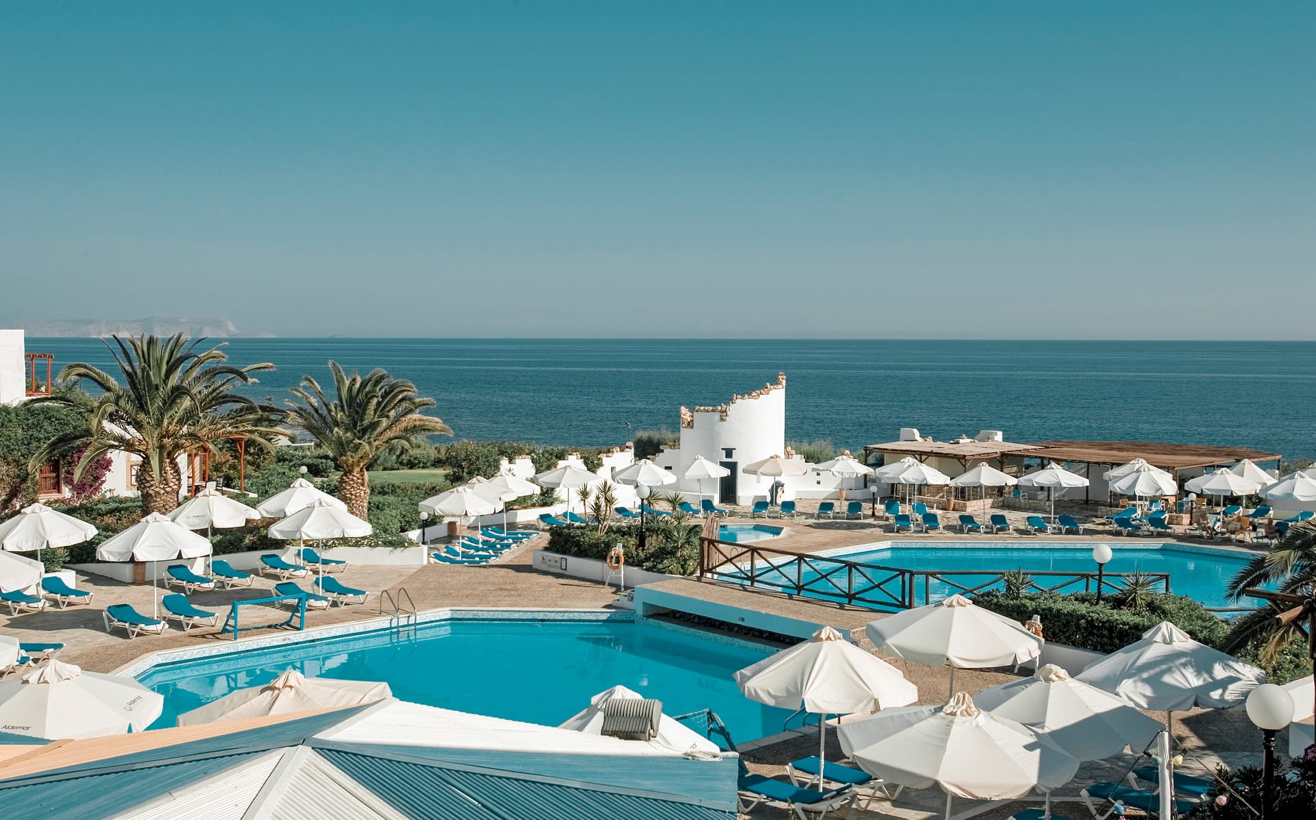 4* Mitsis Cretan Village Beach Hotel - Χερσόνησος, Κρήτη ✦ 2 Ημέρες (1 Διανυκτέρευση) ✦ 2 άτομα + 1 παιδί έως και 12 ετών ✦ 12 ✦ έως 15/11/2023 ✦ Μπροστά στην παραλία!