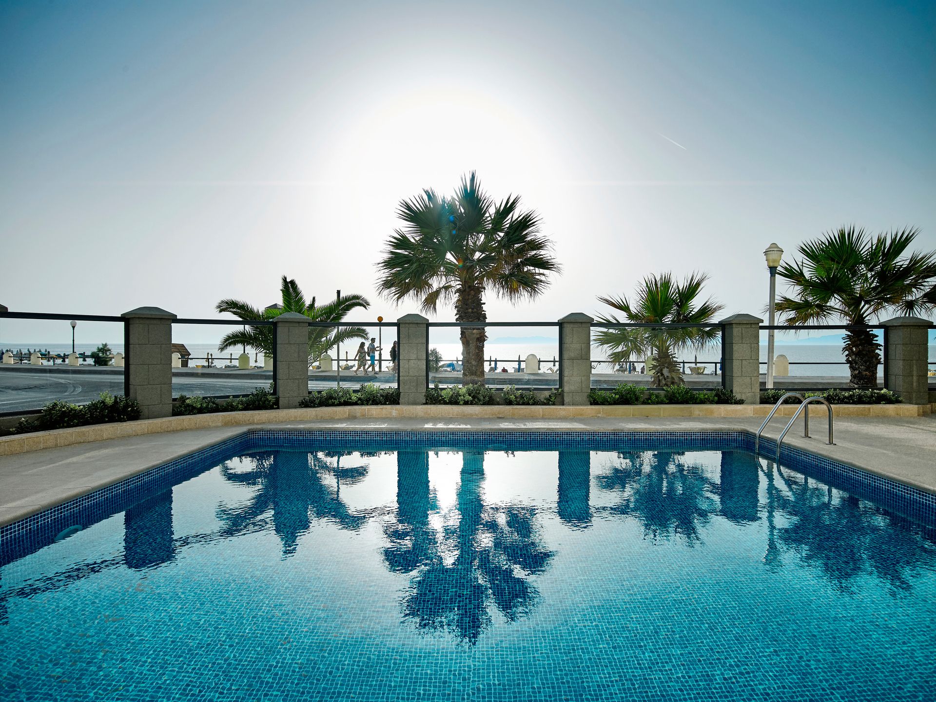4* Mitsis La Vita Beach Hotel - Ρόδος ✦ 2 Ημέρες (1 Διανυκτέρευση) ✦ 2 άτομα + 1 παιδί έως και 11 ετών ✦ 20 ✦ έως 31/10/2023 ✦ Μπροστά στην παραλία!