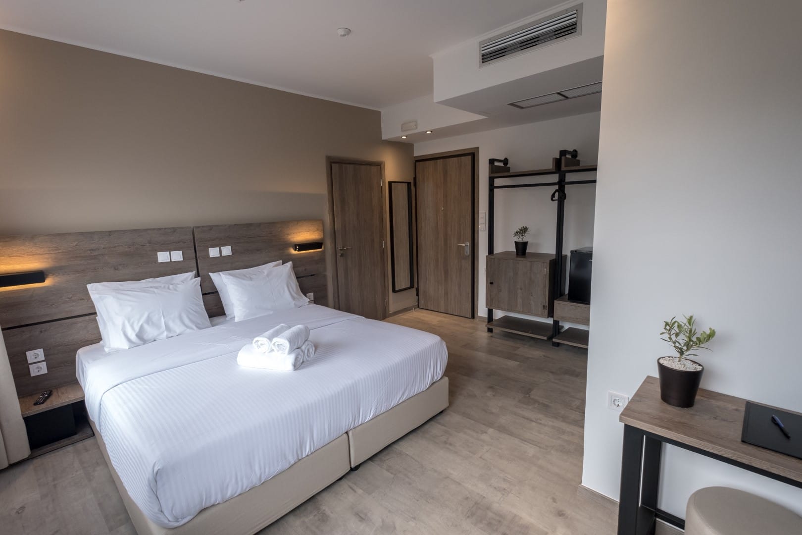 Sette Suites & Rooms - Ξυλόκαστρο ✦ -33% ✦ 2 Ημέρες (1 Διανυκτέρευση) ✦ 2 άτομα ✦ 1 ✦ έως 31/12/2027 ✦ Επιλέξτε 4 διανυκτερεύσεις και πληρώστε μόνο τις 3!Υπέροχη Τοποθεσία!