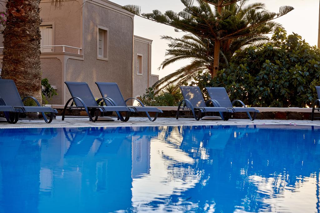 Terra Blue Santorini - Καμάρι, Σαντορίνη ✦ 2 Ημέρες (1 Διανυκτέρευση) ✦ 2 άτομα ✦ 2 ✦ έως 20/10/2026 ✦ Υπέροχη Τοποθεσία!