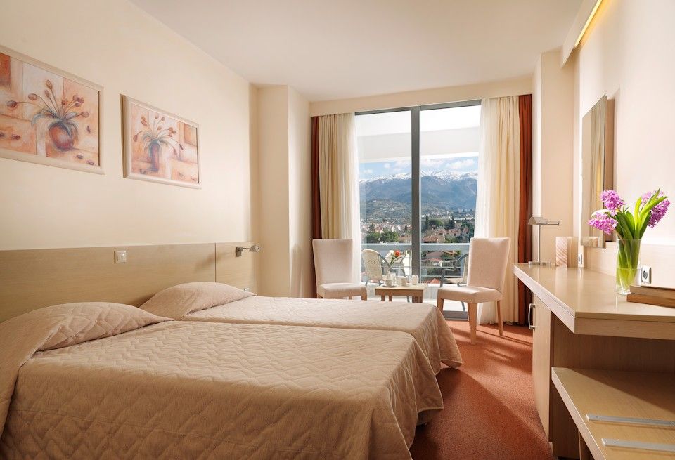 4* Airotel Achaia Beach Hotel - Πάτρα ✦ 2 Ημέρες (1 Διανυκτέρευση) ✦ 2 άτομα ✦ 2 ✦ έως 30/04/2023 ✦ Μπροστά στην Παραλία!