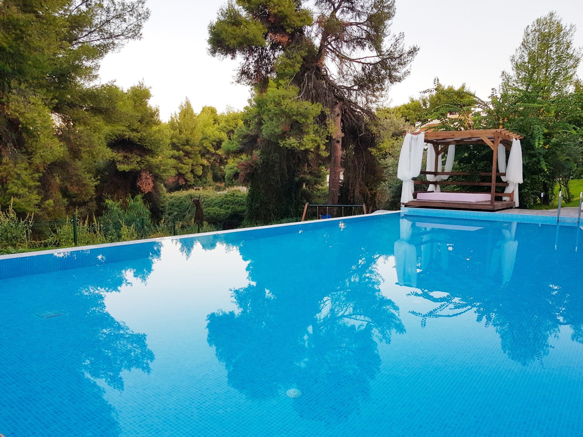 4* Avatel Eco Lodge - Κρυοπηγή, Χαλκιδική ✦ -25% ✦ 2 Ημέρες (1 Διανυκτέρευση) ✦ 2 άτομα + 1 παιδί έως 1 έτους ✦ 18 ✦ 29/04/2026 έως 07/10/2026 ✦ <strong>Επιλέξτε 4 διανυκτερεύσεις και πληρώστε μόνο τις 3!</strong><br>Κοντά στην παραλία!