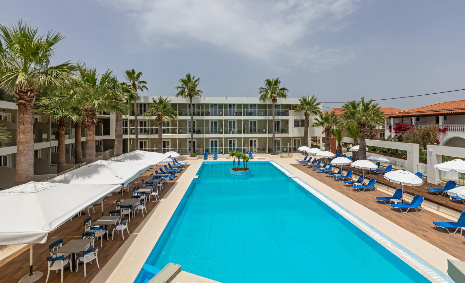 4 Cameo Beach Resort 30 106 