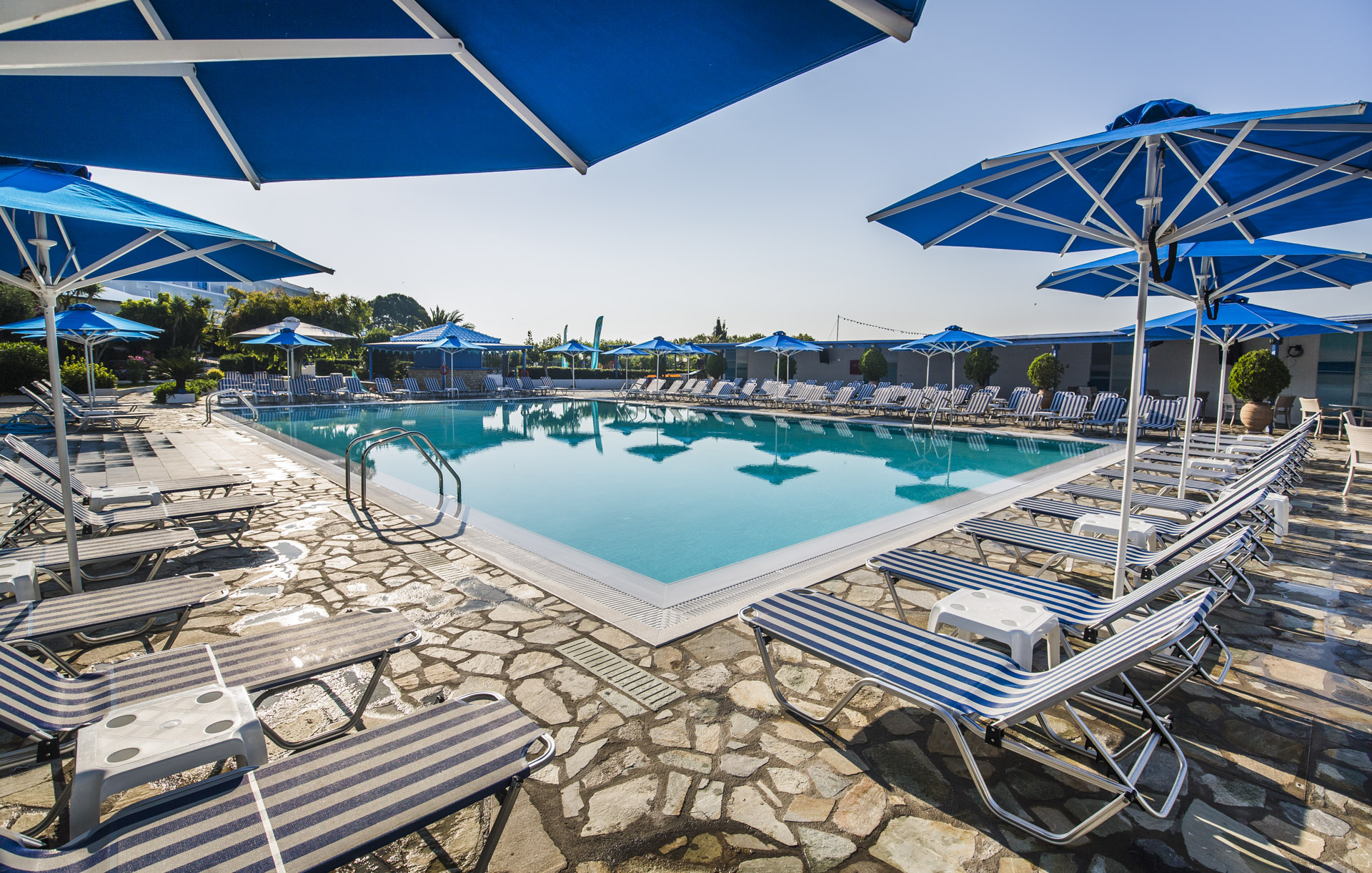 4* Delphi Beach Hotel - Ερατεινή Φωκίδας ✦ -30% ✦ 4 Ημέρες (3 Διανυκτερεύσεις) ✦ 2 άτομα + 2 παιδιά ,1 έως 12 ετών και 1 έως 2 ετών ✦ 12 ✦ Πάσχα (14/04/2023 έως 17/04/2023) ✦ &lt;strong&gt;Πασχαλινό γεύμα με ζωντανή μουσική!&lt;/strong&gt;
